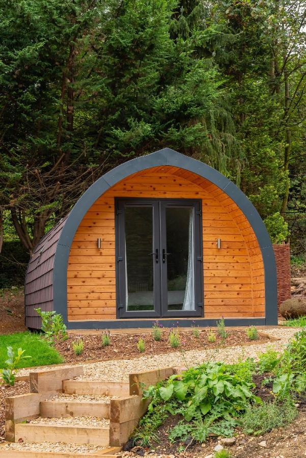 The Plough Inn Cabins Ramsden ภายนอก รูปภาพ
