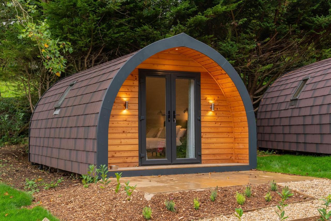 The Plough Inn Cabins Ramsden ภายนอก รูปภาพ